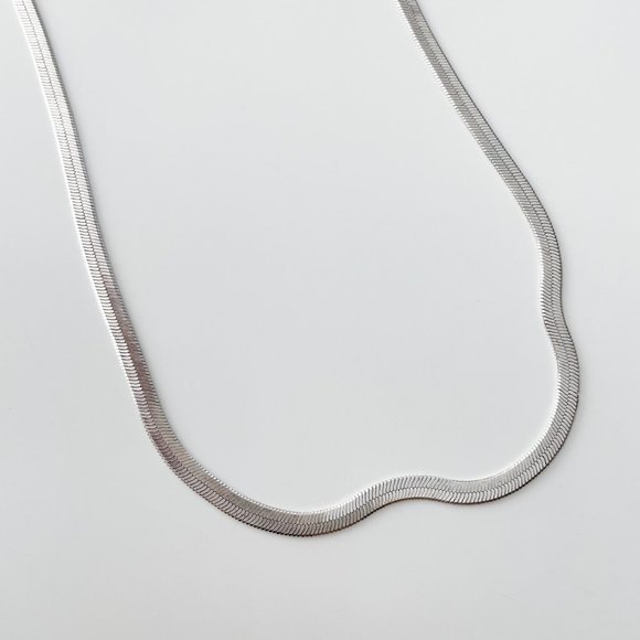 Madewell Herringbone Chain Necklace (Light Silver Ox)